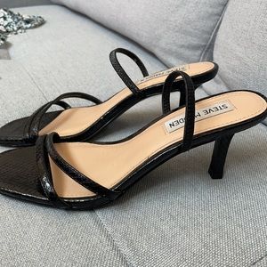 Steve Madden black kitten heel sandals